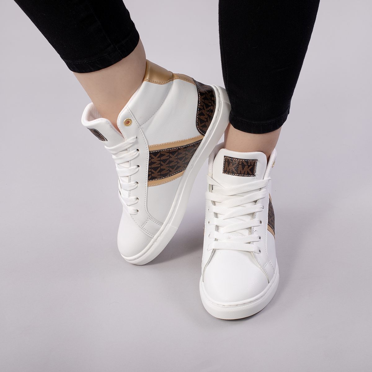 حذاء نسائي نصف بوت MK-700 بني