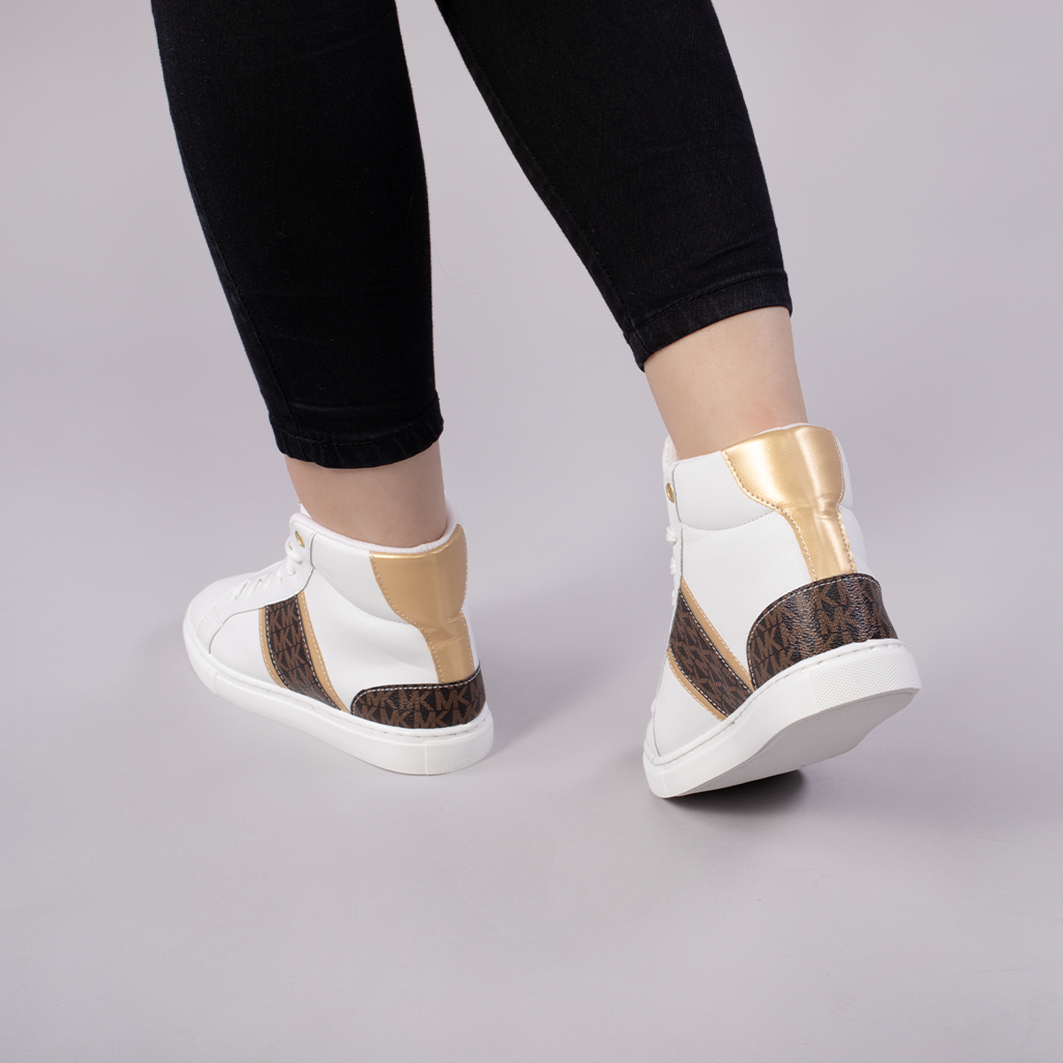 حذاء نسائي نصف بوت MK-700 بني