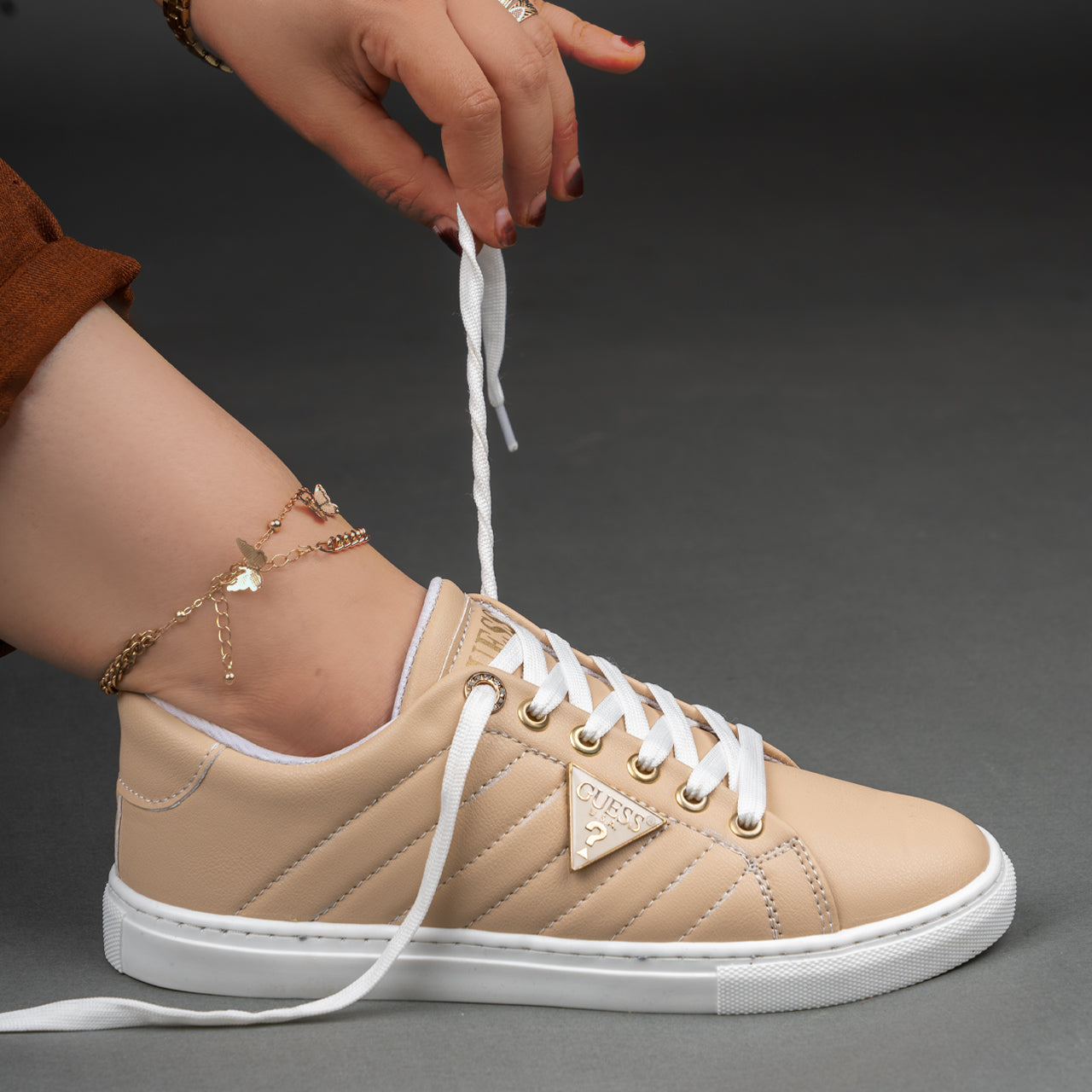 حذاء رياضي مسطح للنساء - W-107-بيج