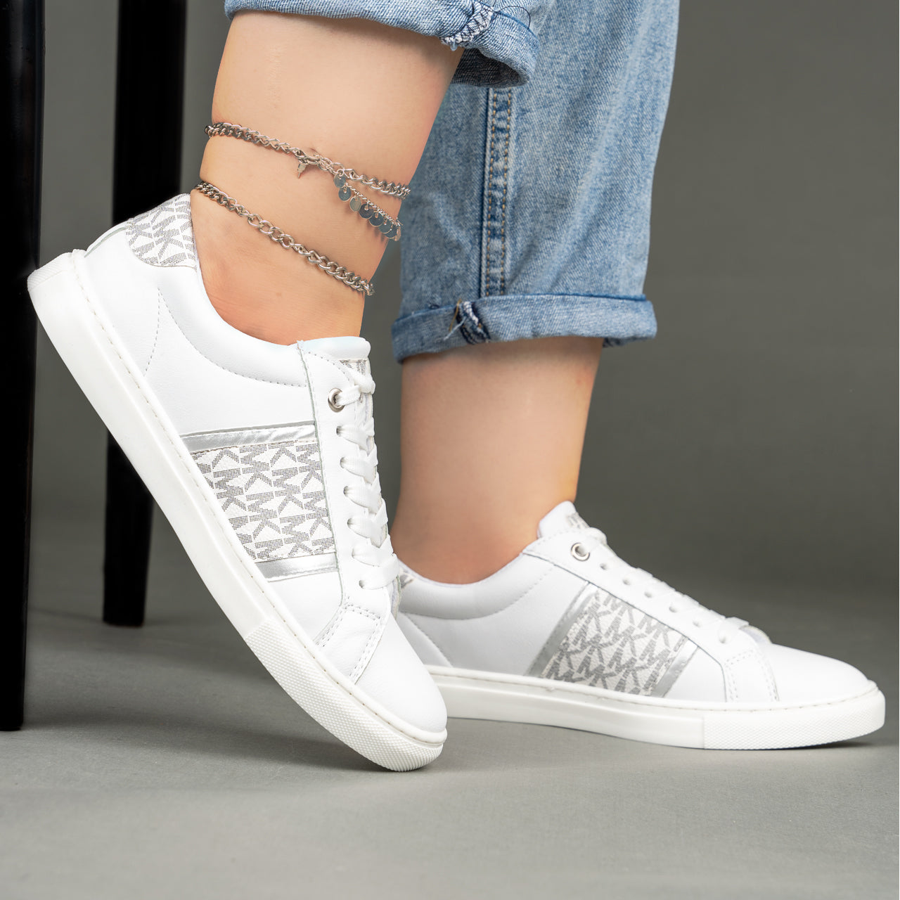 حذاء رياضي مسطح نسائي MK-100 رمادي