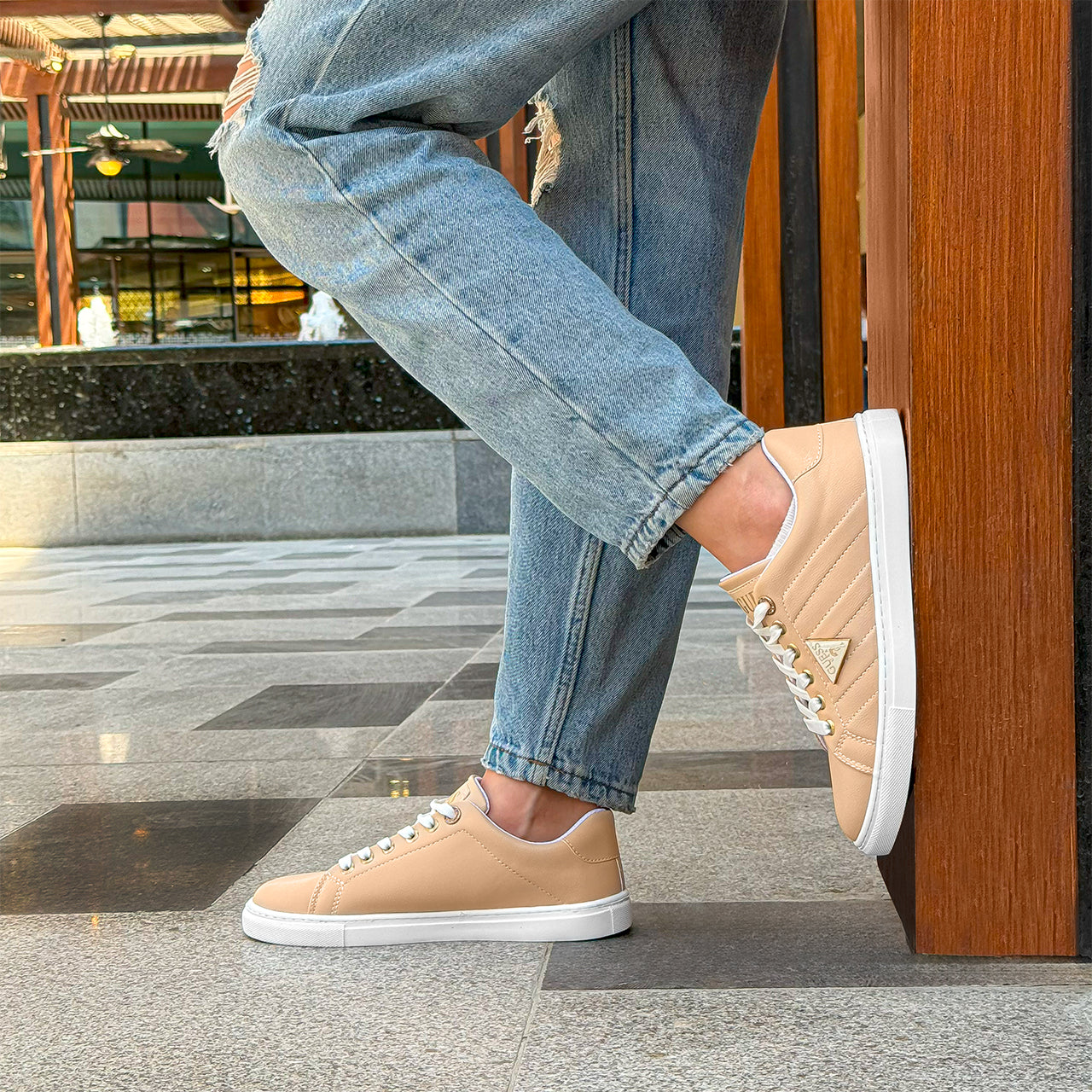 حذاء رياضي مسطح للنساء - W-107-بيج