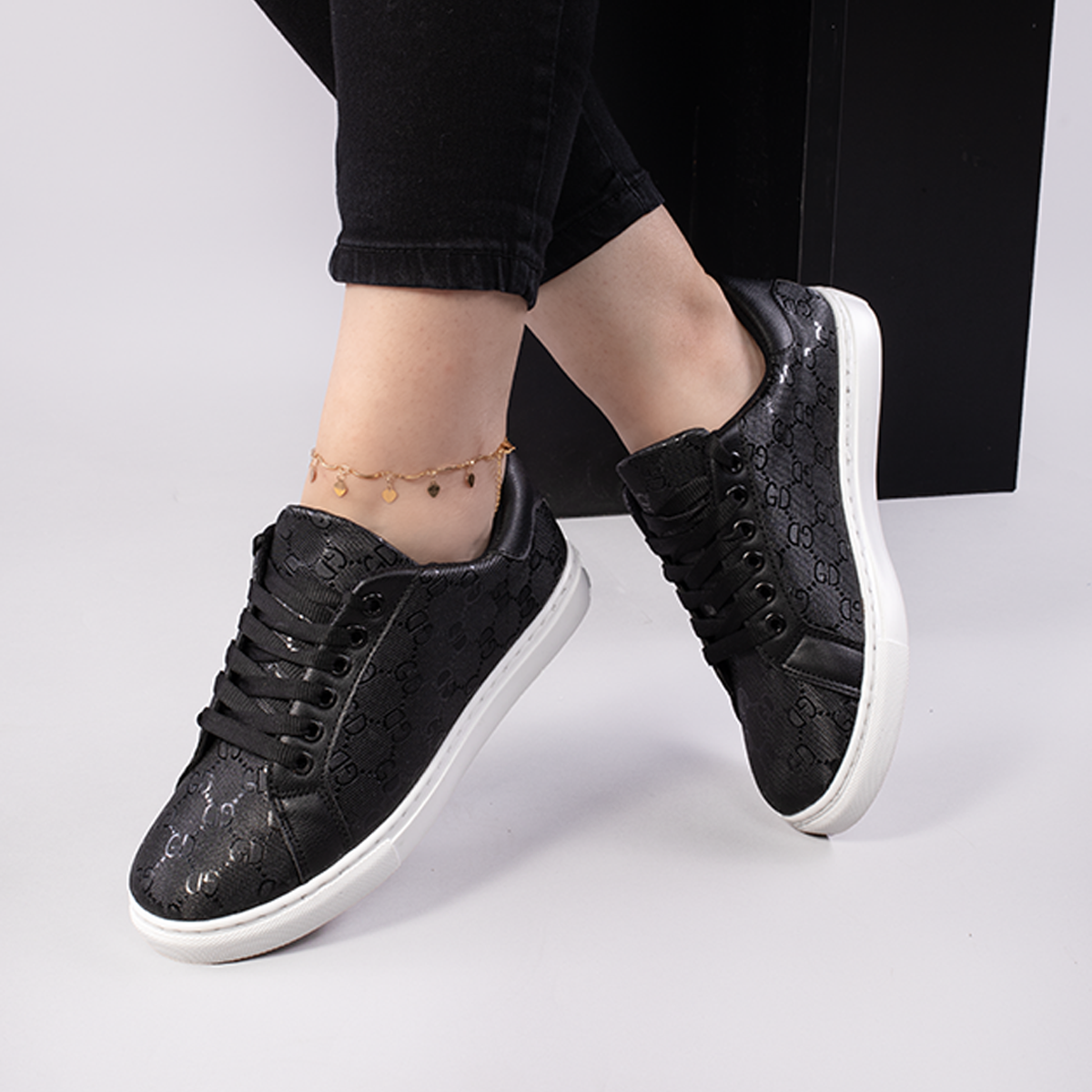 Women's Flat Sneakers GG-500- black