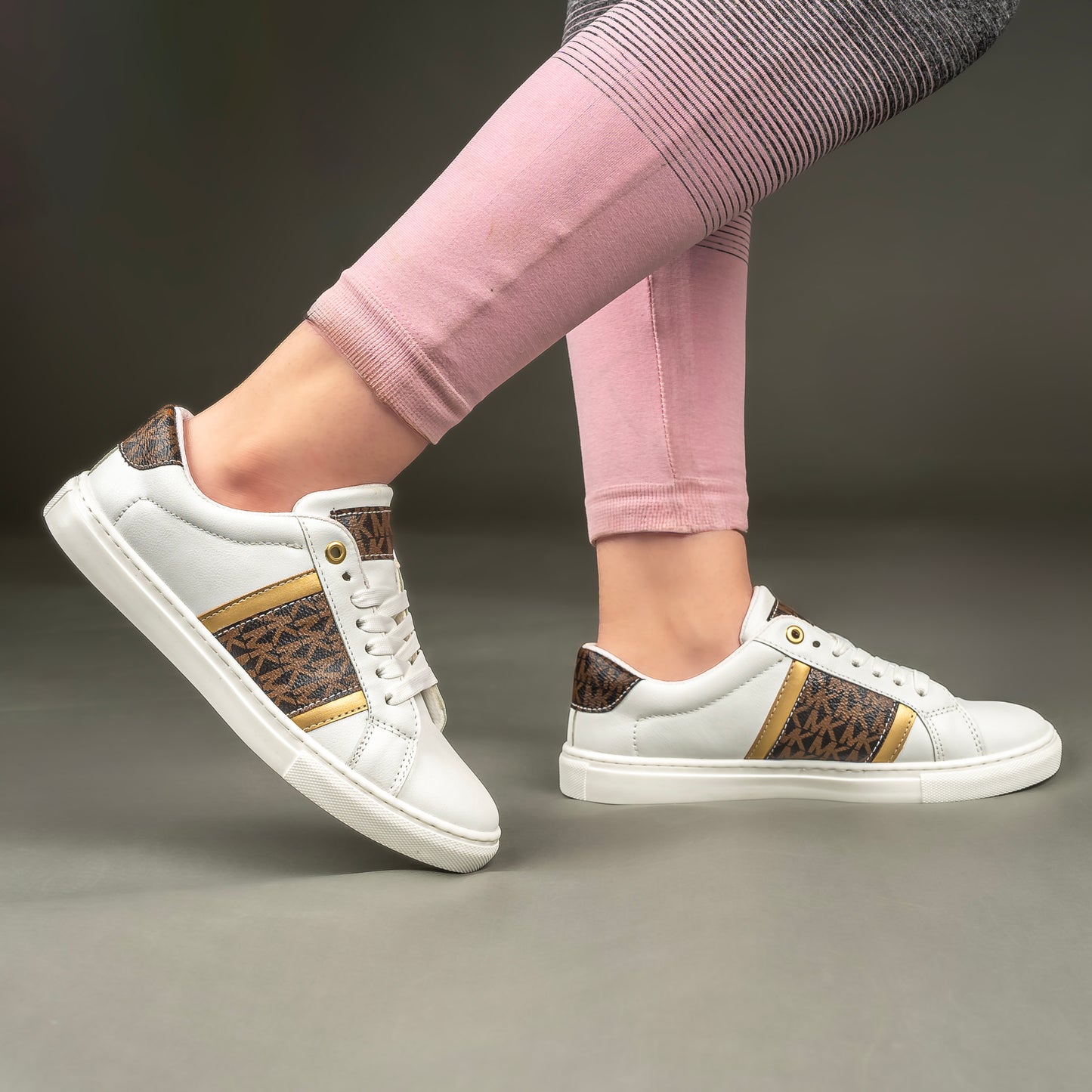 Women's Flat Sneakers MK-100 brown