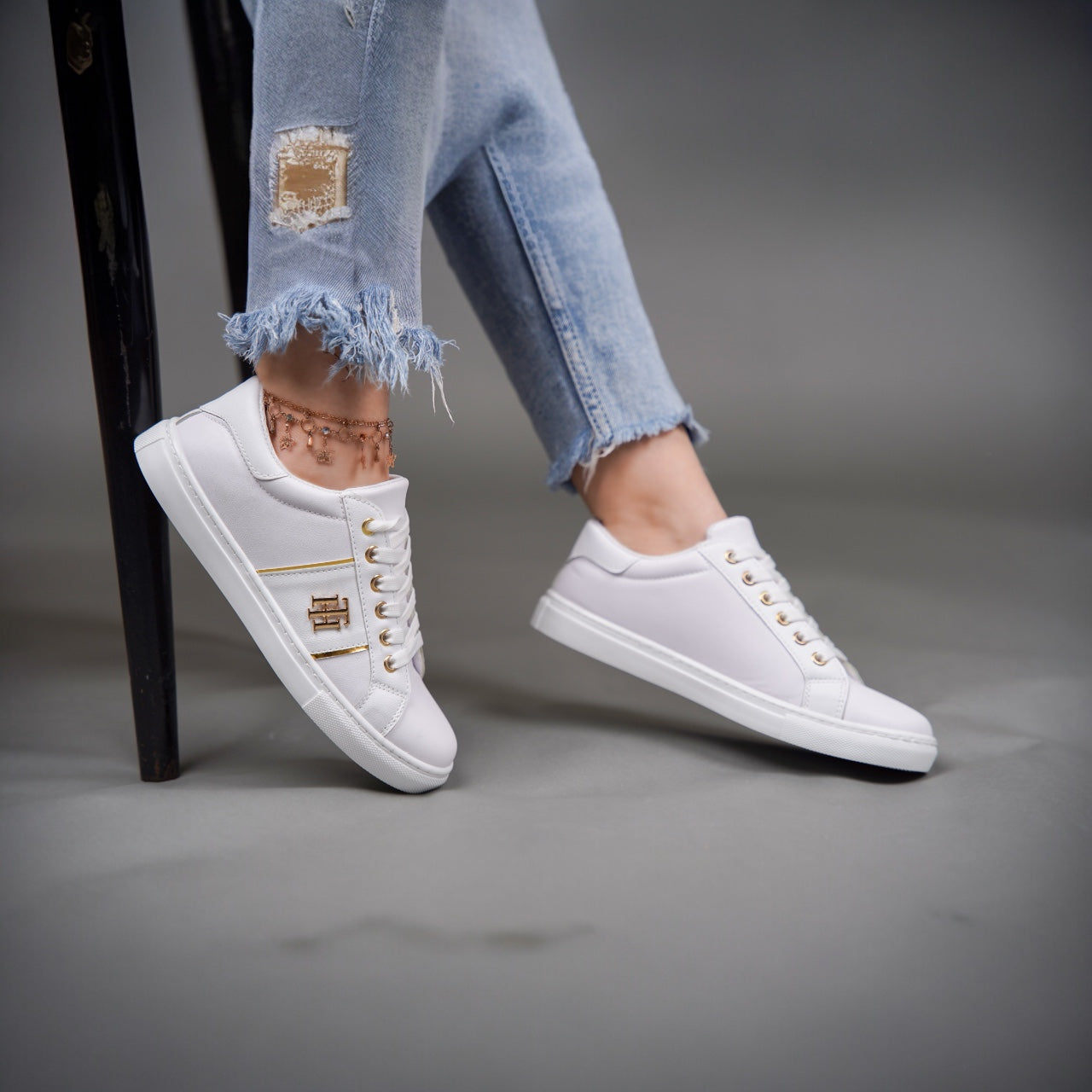 Women's Flat Sneakers W-105-white