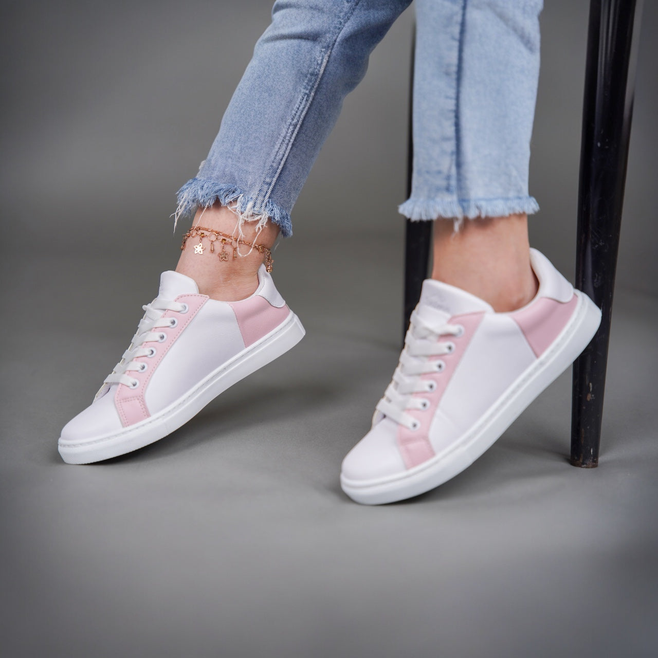 Women's Flat Sneakers W-106