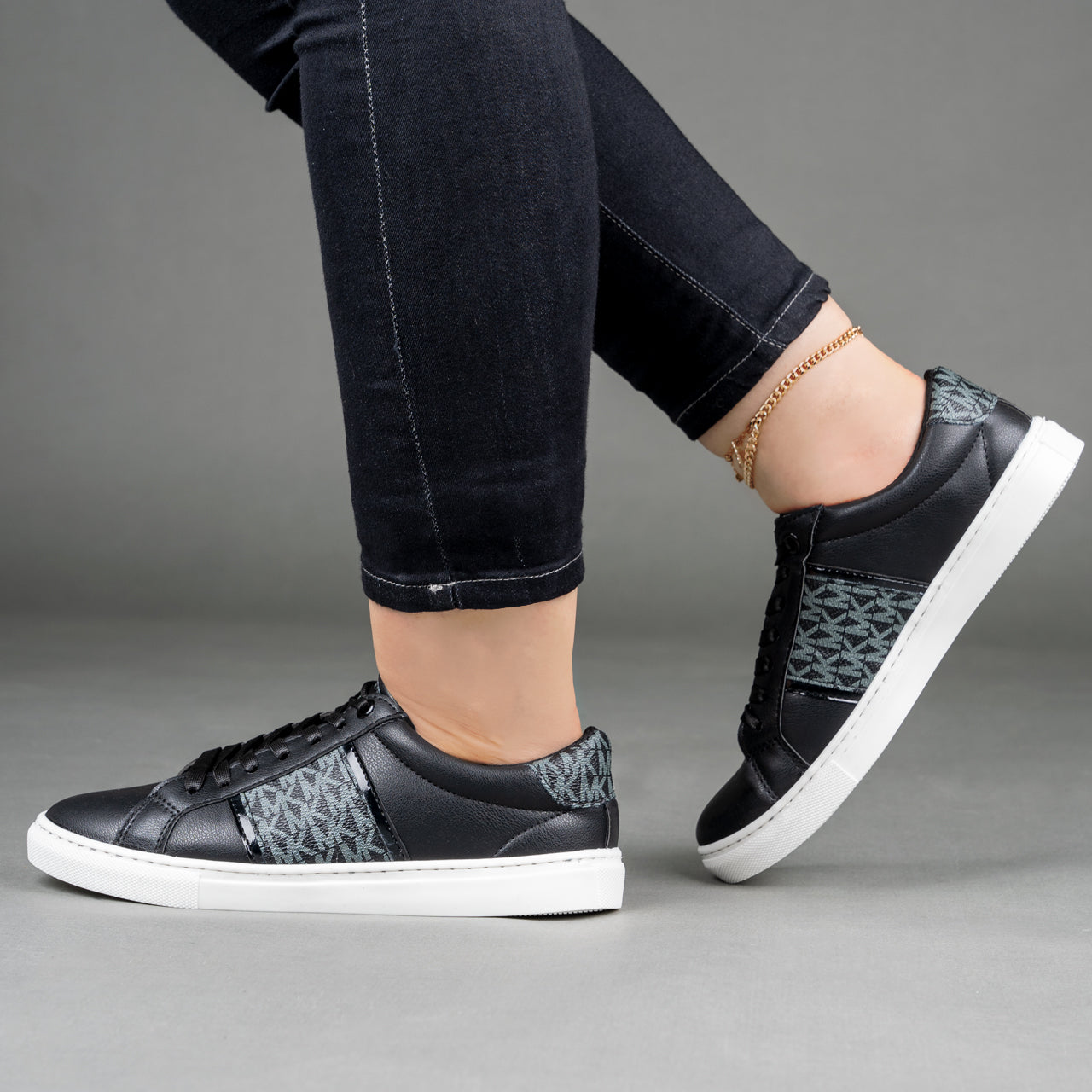 Women's Flat Sneakers MK-100 black